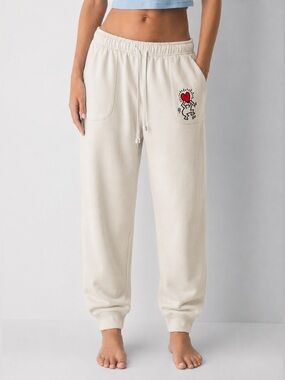Keith Haring Graphic Heart Joggers Cream Sweatpants Size M NWOT Artist Collab